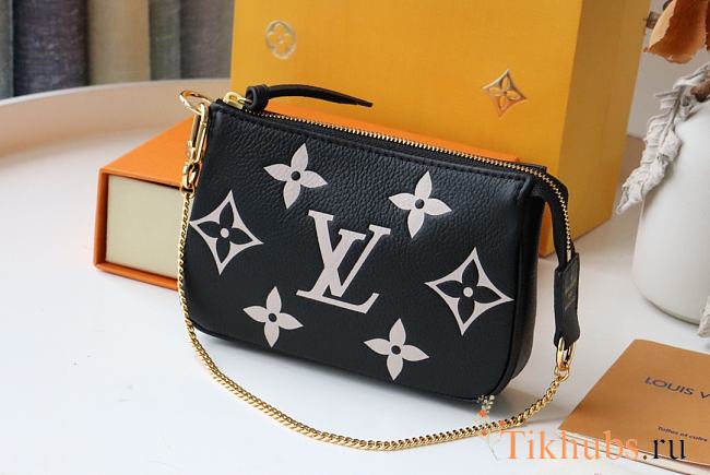 LV Mini Pochette Accessoires Clutch M80732 Size 15.5 x 10.5 x 4 cm - 1