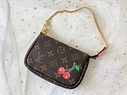 LV Mini Pochette Accessoires M95007 Size 15.5 x 10.5 x 4 cm - 1