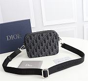 Dior Men's OBLIQUE Pattern Clutch 2OBBC119YSE Size 17 x 12.5 x 6 cm - 1