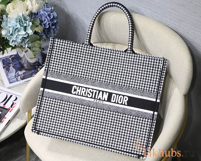 Dior Tote Book Houndstooth Grid Size 41.5 x 32 x 5 cm - 1