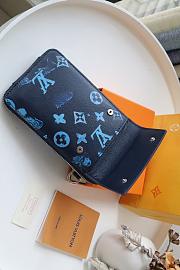 LV Phone Pouch in Blue M80466 Size 11 x 18 x 2.5 cm - 2