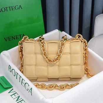 Bottega Veneta Chain Cassette Size 26