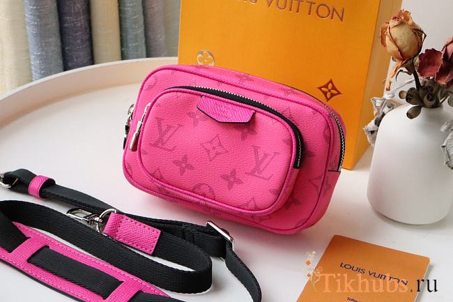 Louis Vuitton Outdoor Pouch Pink M30755 Size 15 x 9 x 7 cm - 1