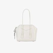 Givenchy Antigona Handbag 23811 Size 18 x 19 x 13 cm - 1