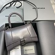 Hourglass Top Handle Bag Shiny Leather Cafslin Gray Size 23 x 10 x 14 cm - 1