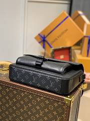 LV New Messenger Louis Vuitton M30746 Size 29 x 23 x 11.5 cm - 5