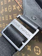 Louis Vuitton LV Aerogram Slingbag Men M57081 Size 30 x 16 x 3 cm - 5