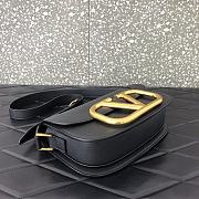 Valentino V Logo Retro Saddle Bag Black 2009 Size 26.5 x 9 x 16 cm - 3