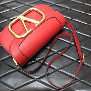 Valentino V Logo Retro Saddle Bag Red 2009 Size 26.5 x 9 x 16 cm - 3