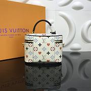 Louis Vuitton LV Vanity PM Monogram White Poker M45165 Size 19 x 13 x 11 cm - 6