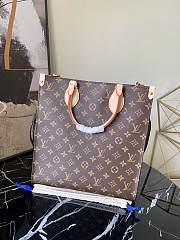 LV Petit Sac Plat Monogram M45848 Size 30 x 10 x 31 cm - 4