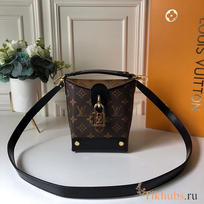 Louis Vuitton Monogram Reverse Bento Box Bag M43518 Size 15 x 16 x 7 cm - 1