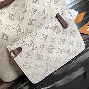 Louis Vuitton Girolata Bag Mahina Leather Beige M54401 Size 44 x 27 x 12 cm - 3