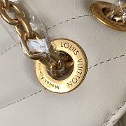 LV New Wave Chain Bag H24 White M58552 Size 24 x 14 x 9 cm - 3