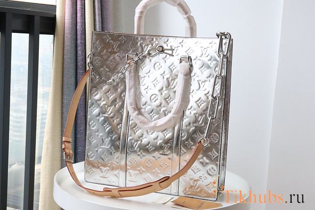 Louis Vuitton Sac Plat Silver M45884 Size 36 x 36 x 9 cm - 1