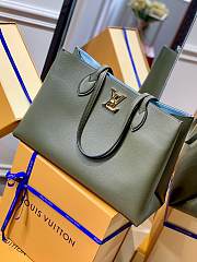 Louis Vuitton Lockme Shopper Green M57345 Size 42 x 28 x 15 cm - 1