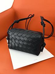 Bottega Veneta Small Messenger Bag Black 666683 Size 17 x 10 x 6 cm - 1