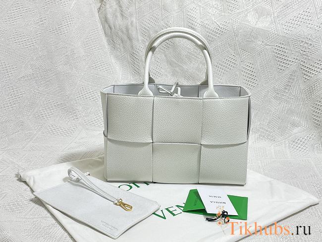 Bottega Veneta Mini Tote 652876 Size 30 x 20 x 11.5 cm - 1