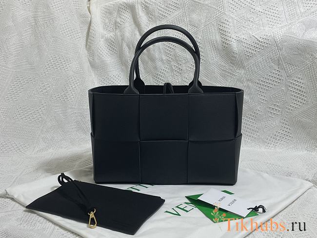 Bottega Veneta Mini Tote Black 652876 Size 30 x 20 x 11.5 cm - 1