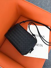 Bottega Veneta Small Messenger Bag Black 666689 Size 22 x 15 x 8 cm - 5