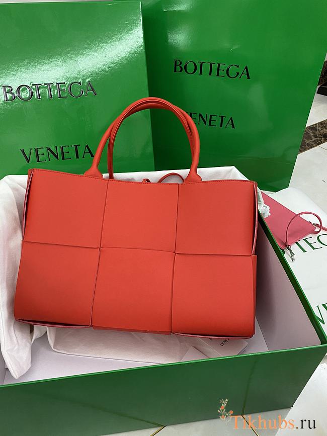 Bottega Veneta Arco Tote Orange 609175 Size 38 x 14 x 24.5 cm - 1