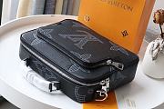 Louis Vuitton Flight Case LV Postman M57287 Size 26 x 20 x 6 cm - 4