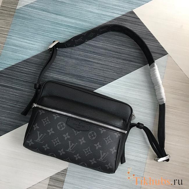 Louis Vuitton Outdoor Messenger Taiga Black M30233 Size 29.5 x 20 x 10.5 cm - 1