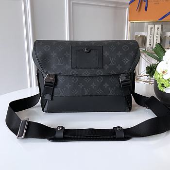 LV Messenger PM Voyager M40511 Size 32 x 23 x 9 cm