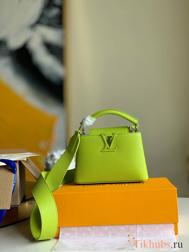 Louis Vuitton Capucines Taurillon Lime Green 56071 Size 21 cm - 1