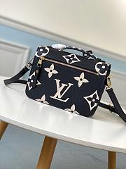 Louis Vuitton LV Crafty Pochette Metis M45385 Size 25 x 19 x 7 cm - 2