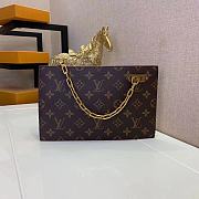 Louis Vuitton LV Chain Clutch M55646 Size 25 x 15.7 x 1 cm - 3