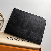 LOUIS VUITTON Supreme Epi Leather Black Clutch M64574 Size 33 x 24 cm - 5