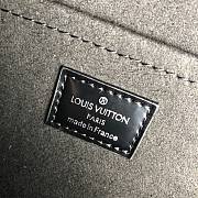 LOUIS VUITTON Supreme Epi Leather Black Clutch M64574 Size 33 x 24 cm - 3