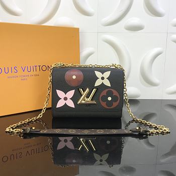 Louis Vuitton LV Twist MM M57057 Size 23 x 17 x 9 cm