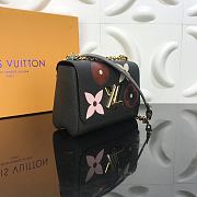 Louis Vuitton LV Twist MM M57057 Size 23 x 17 x 9 cm - 6