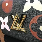 Louis Vuitton LV Twist MM M57057 Size 23 x 17 x 9 cm - 2