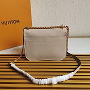 LV Lockme Chain PM Louis Vuitton M57073 Size 23 x 17 x 11 cm - 3