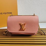 LV Lockme Chain PM Louis Vuitton Pink M57073 Size 23 x 17 x 11 cm - 1