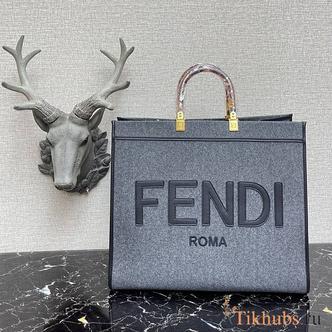 Fendi Medium Black Leather Tote Bag 887 Size 21,5 x 40,5 x 35 cm - 1