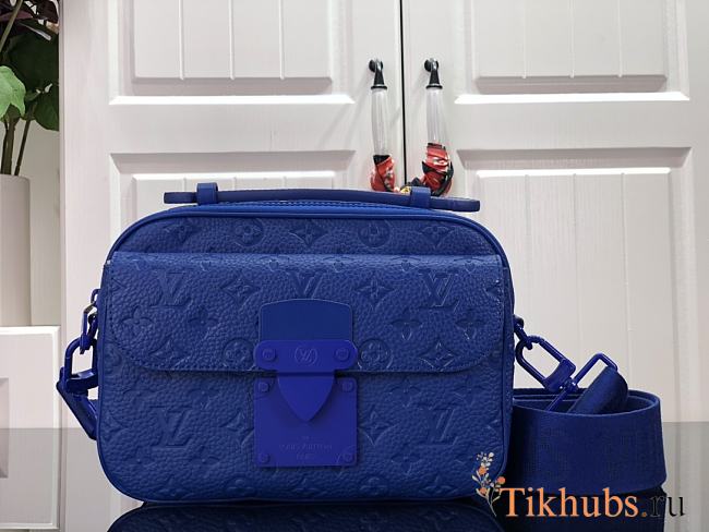 LV S Lock Messenger Louis Vuitton Blue M58489 Size 22 x 18 x 8 cm - 1