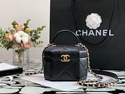 Chanel Box Bag Black 99077 Size 15 x 10 x 11 cm - 1