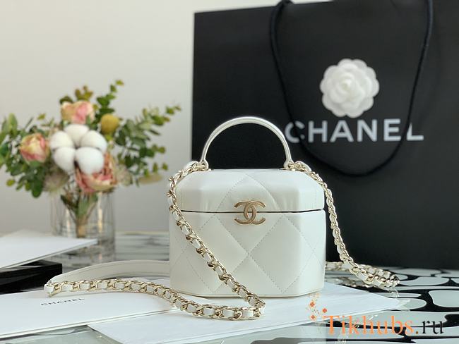 Chanel Box Bag White 99077 Size 15 x 10 x 11 cm - 1