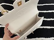 Chanel Flap Bag Cowhide White Size 17 x 25 x 8 cm - 4