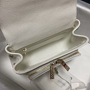 Chanel Messenger Bag White 93749 Size 19 x 7 x 14 cm - 6