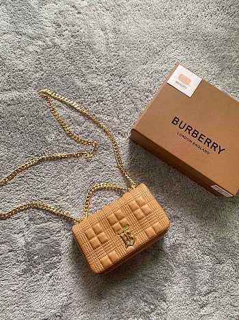 BURBERRY Chain Trap Apricot Size 17 x 3.5 x 10 cm