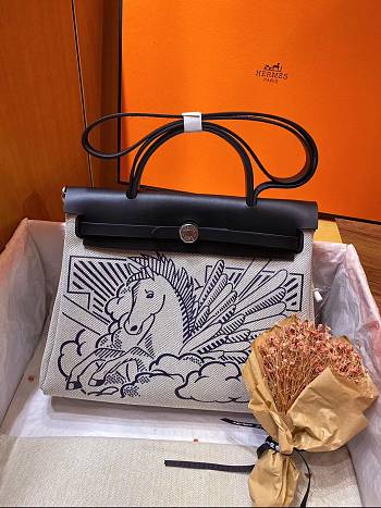 Hermes Herbag Pegasus Spot Size 25 x 31 x 10 cm