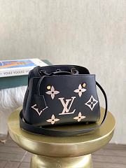 Louis Vuitton Black Grained Embossed Calfskin Handbag Montaigne BB M41053 Size 29 x 20 x 13 cm - 5