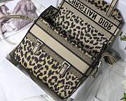 Dior Messenger Bag Leopard Print M9020 Size 27 x 28 x 11 cm - 2