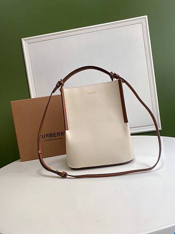 BURBERRY Canvas Bucket Bag White Size 21 x 16.5 x 25 cm