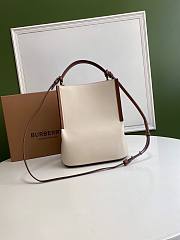 BURBERRY Canvas Bucket Bag White Size 21 x 16.5 x 25 cm - 6